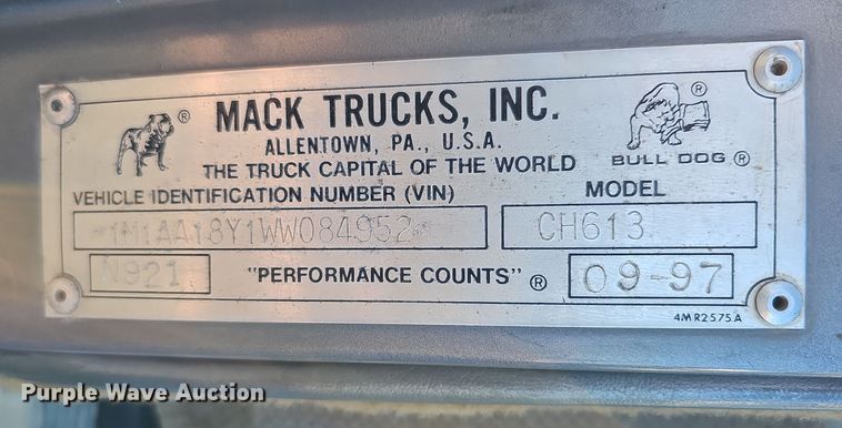 image for item DS5735 1998 Mack CH613  semi truck