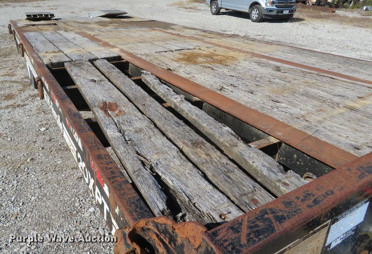 image for item FB9862 2014 Eager Beaver 20XPT  equipment trailer