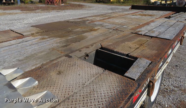 image for item FB9862 2014 Eager Beaver 20XPT  equipment trailer