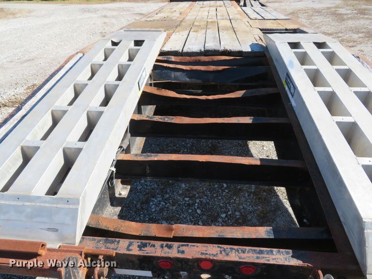 image for item FB9862 2014 Eager Beaver 20XPT  equipment trailer