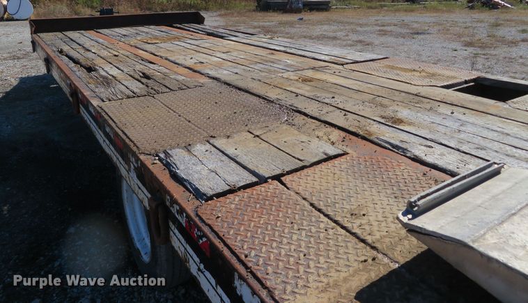 image for item FB9862 2014 Eager Beaver 20XPT  equipment trailer