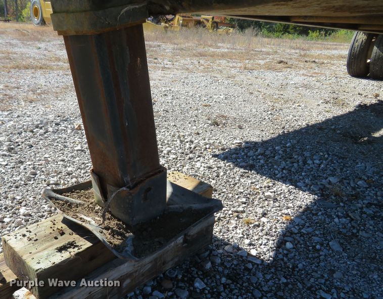 image for item FB9862 2014 Eager Beaver 20XPT  equipment trailer