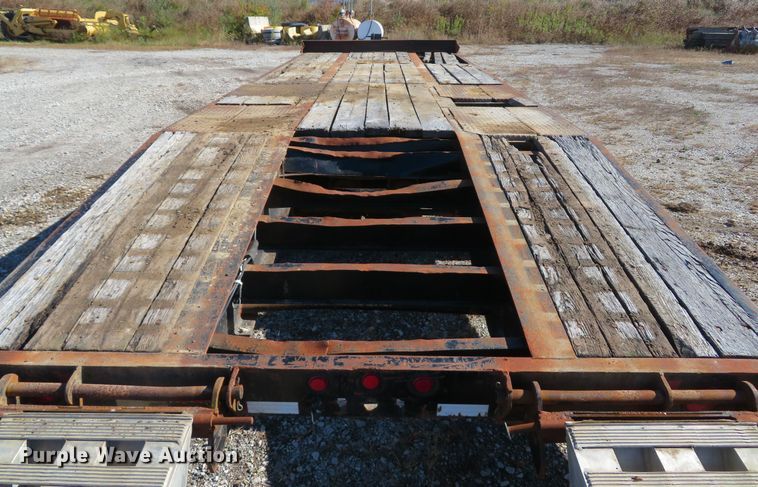 image for item FB9862 2014 Eager Beaver 20XPT  equipment trailer