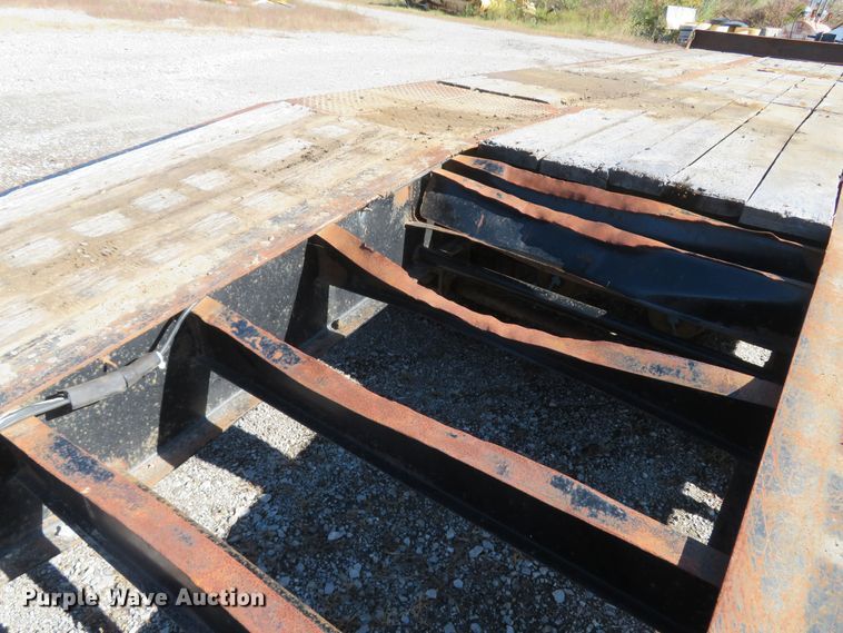 image for item FB9862 2014 Eager Beaver 20XPT  equipment trailer