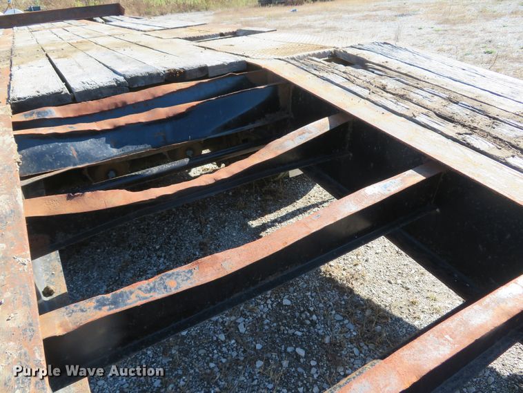 image for item FB9862 2014 Eager Beaver 20XPT  equipment trailer