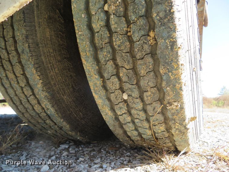 image for item FB9862 2014 Eager Beaver 20XPT  equipment trailer