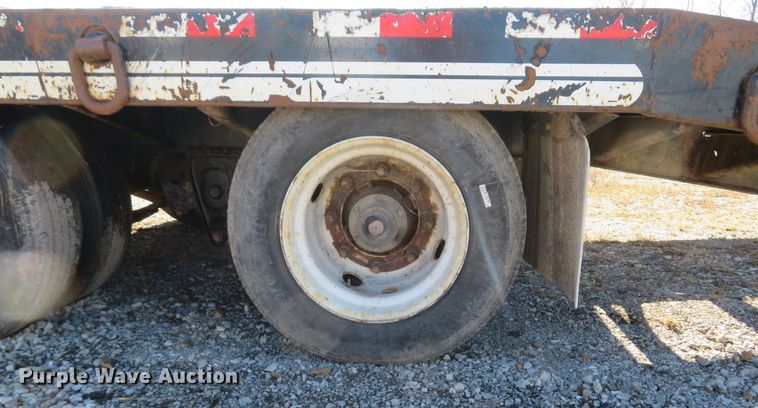 image for item FB9862 2014 Eager Beaver 20XPT  equipment trailer