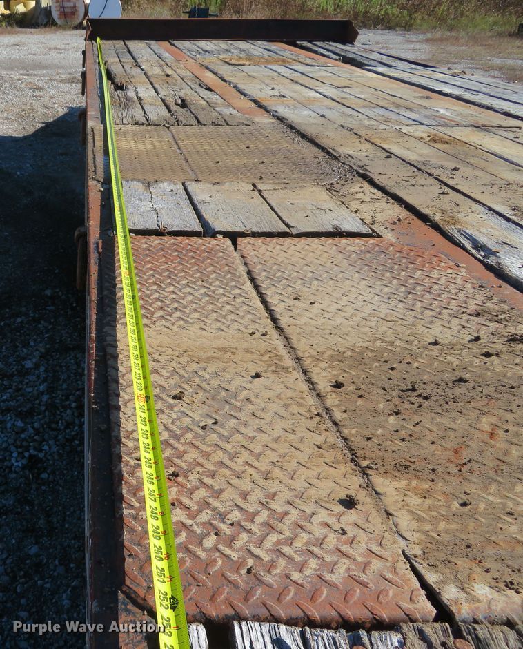 image for item FB9862 2014 Eager Beaver 20XPT  equipment trailer