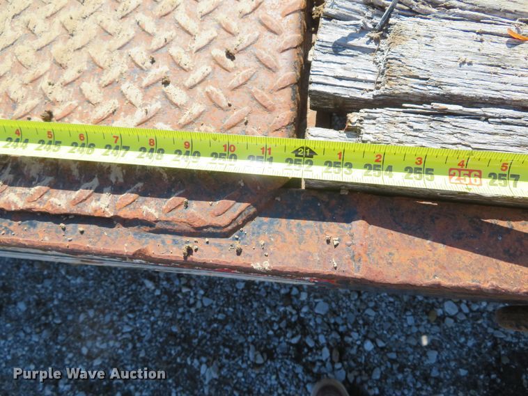 image for item FB9862 2014 Eager Beaver 20XPT  equipment trailer