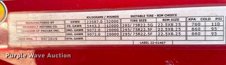 image for item GG9916 2020 Peterbilt 579  semi truck