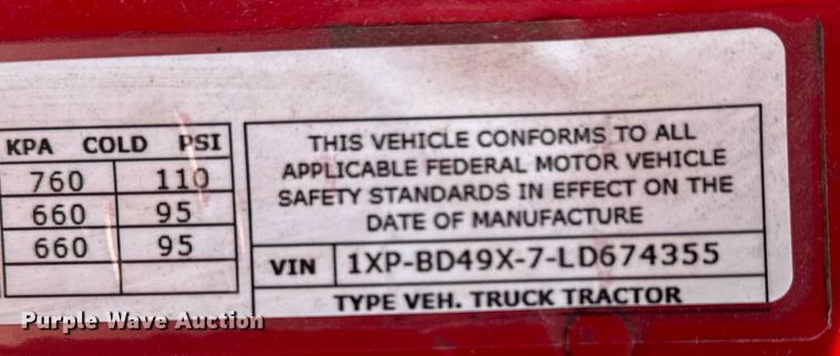 image for item GG9916 2020 Peterbilt 579  semi truck