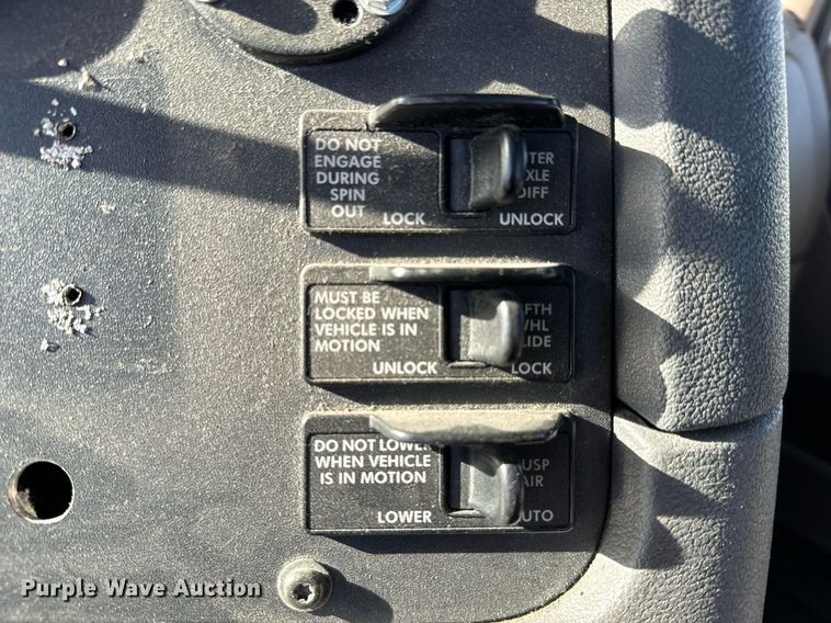 image for item GG9918 2015 Freightliner Cascadia  semi truck