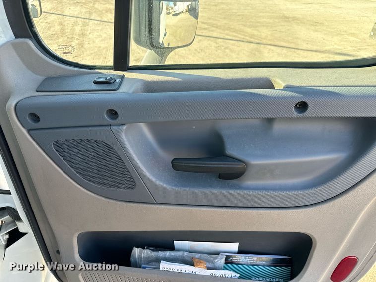 image for item GG9918 2015 Freightliner Cascadia  semi truck