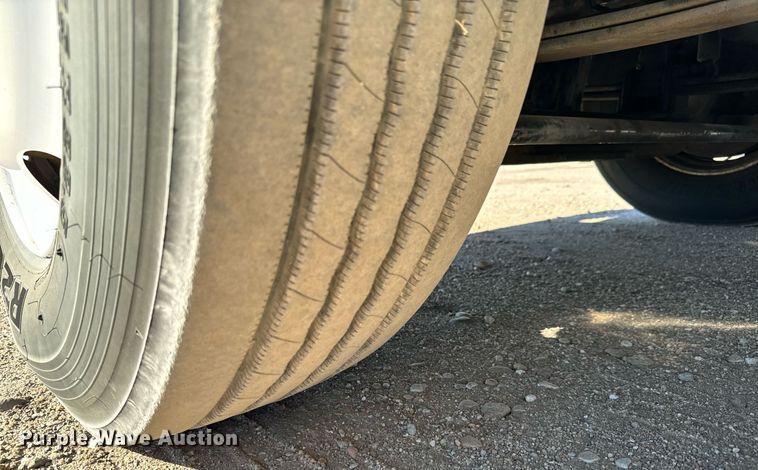 image for item GG9918 2015 Freightliner Cascadia  semi truck