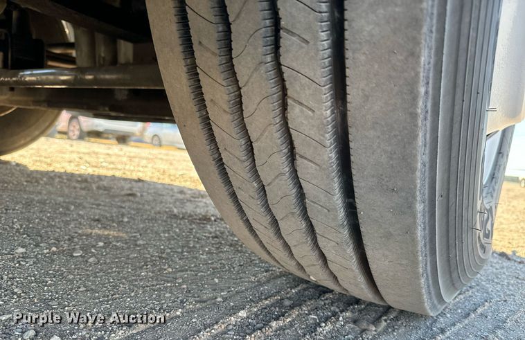 image for item GG9918 2015 Freightliner Cascadia  semi truck