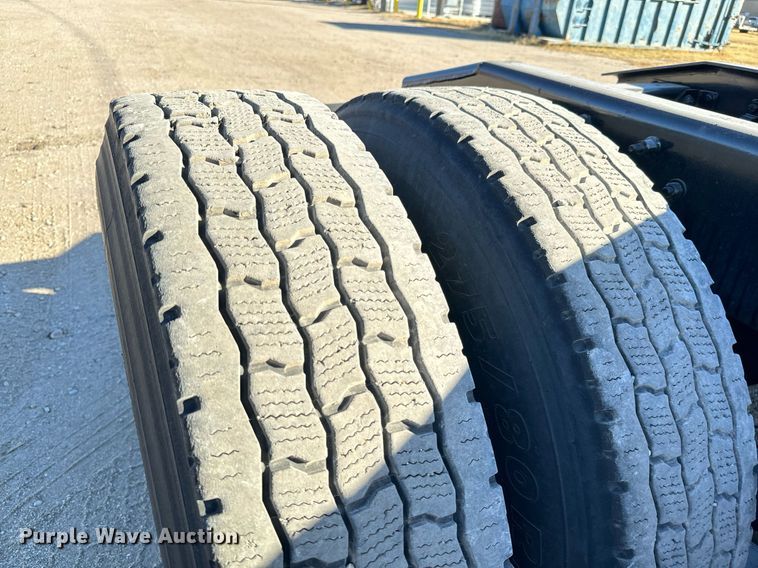 image for item GG9918 2015 Freightliner Cascadia  semi truck