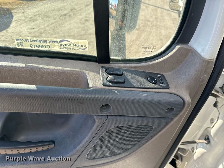 image for item GG9919 2015 Freightliner Cascadia  semi truck