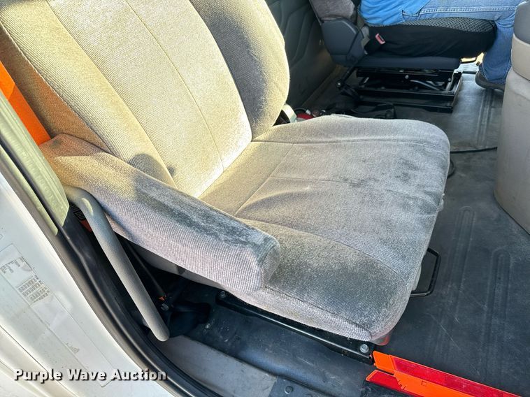 image for item GG9919 2015 Freightliner Cascadia  semi truck