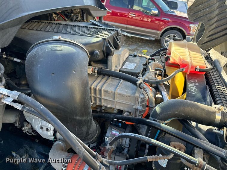 image for item GG9919 2015 Freightliner Cascadia  semi truck