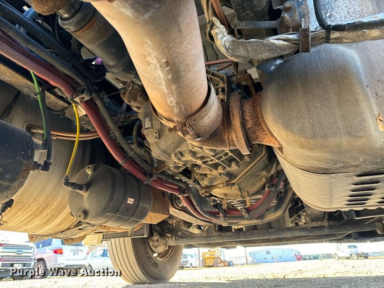 image for item GG9919 2015 Freightliner Cascadia  semi truck