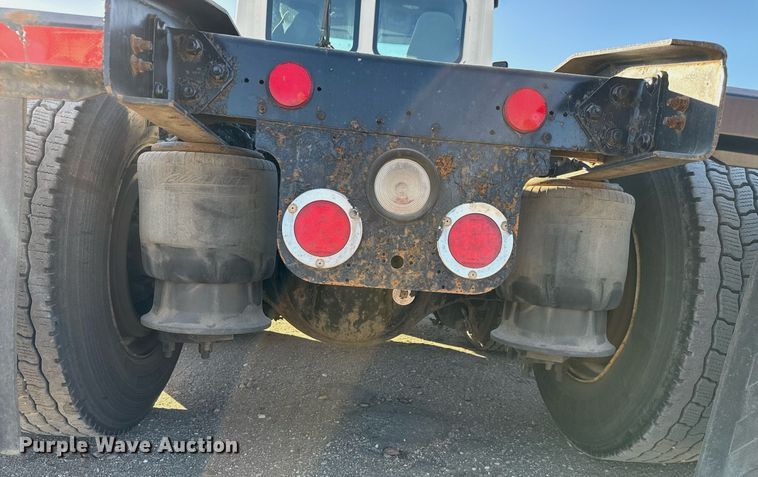 image for item GG9920 2015 Freightliner Cascadia 125 semi truck