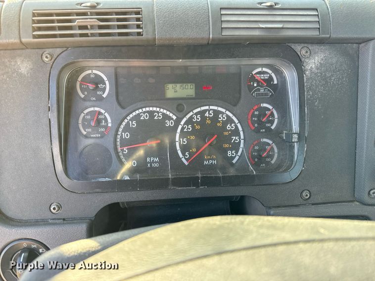 image for item GG9920 2015 Freightliner Cascadia 125 semi truck