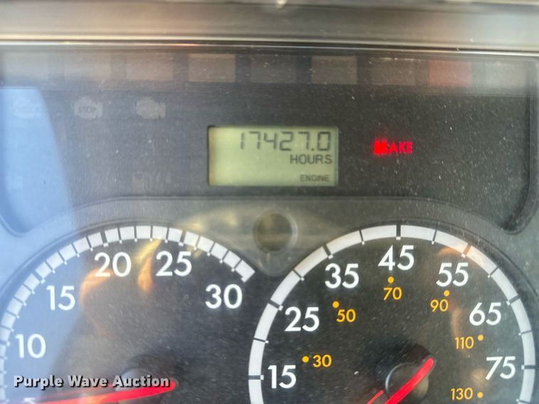 image for item GG9920 2015 Freightliner Cascadia 125 semi truck