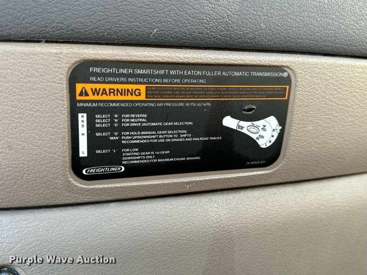 image for item GG9920 2015 Freightliner Cascadia 125 semi truck