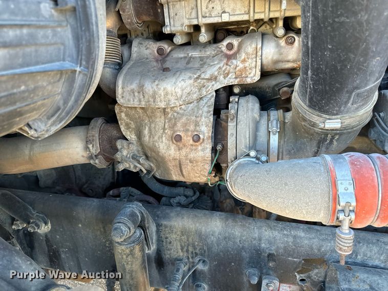 image for item GG9920 2015 Freightliner Cascadia 125 semi truck