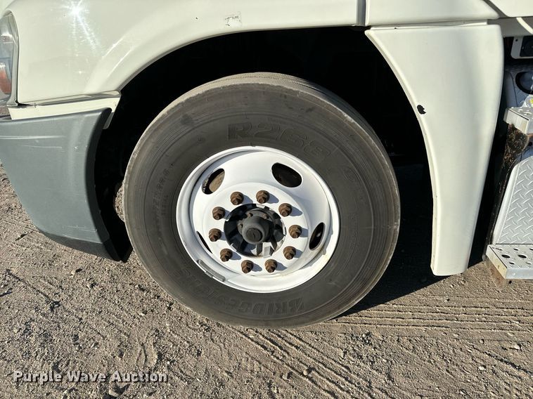 image for item GG9920 2015 Freightliner Cascadia 125 semi truck