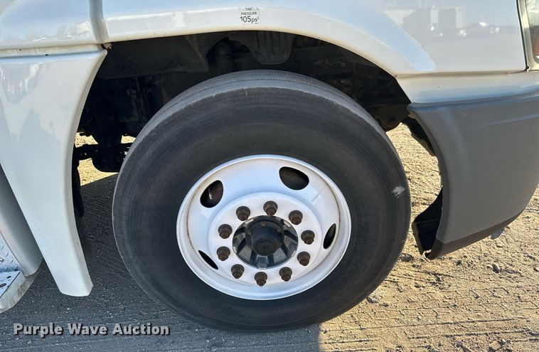 image for item GG9920 2015 Freightliner Cascadia 125 semi truck