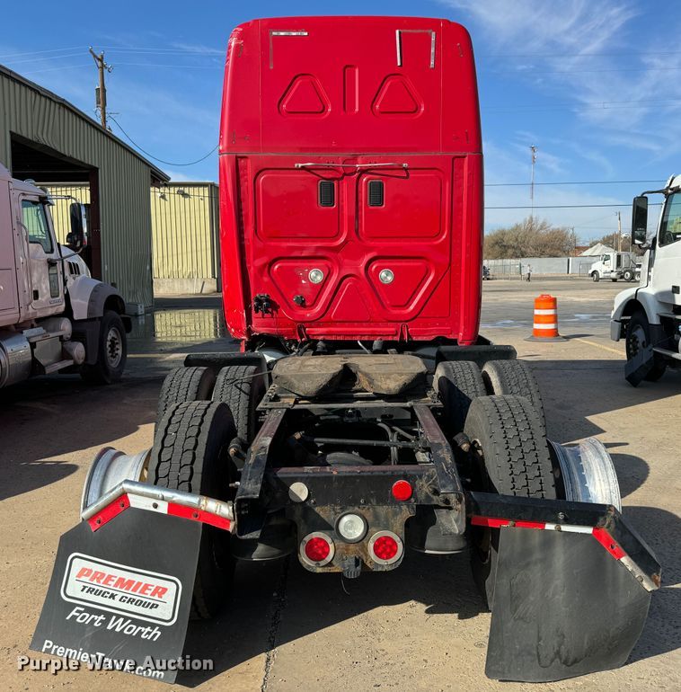 image for item GQ9223 2016 Freightliner Cascadia 125  semi truck