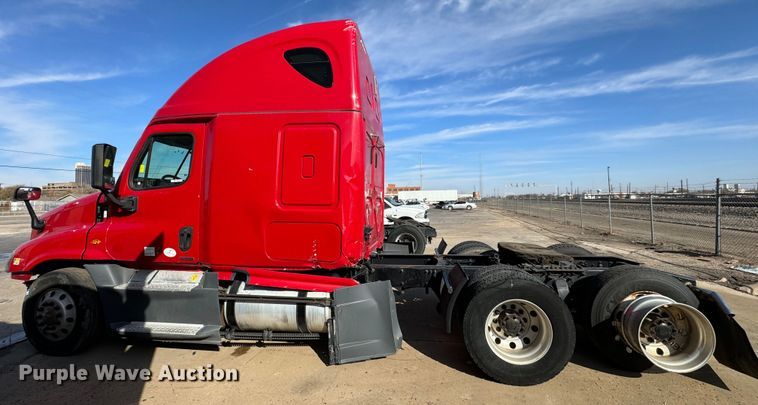 image for item GQ9223 2016 Freightliner Cascadia 125  semi truck