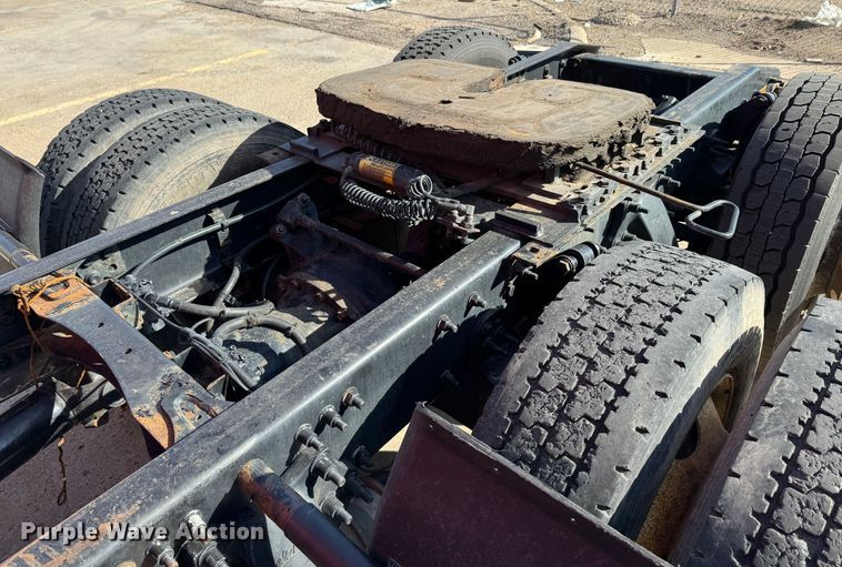 image for item GQ9223 2016 Freightliner Cascadia 125  semi truck