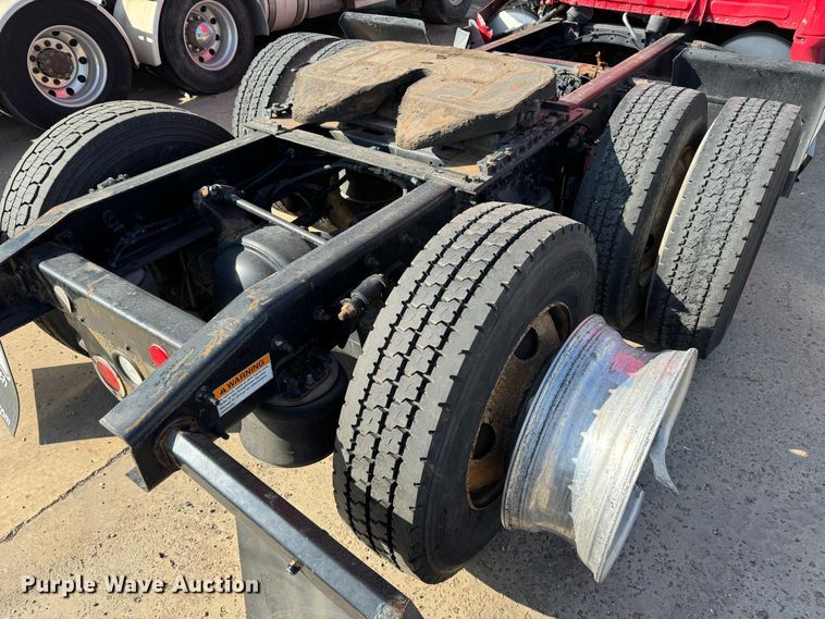 image for item GQ9223 2016 Freightliner Cascadia 125  semi truck