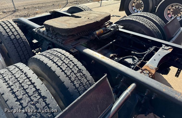 image for item GQ9223 2016 Freightliner Cascadia 125  semi truck