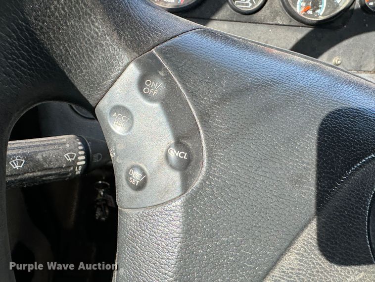 image for item GQ9223 2016 Freightliner Cascadia 125  semi truck