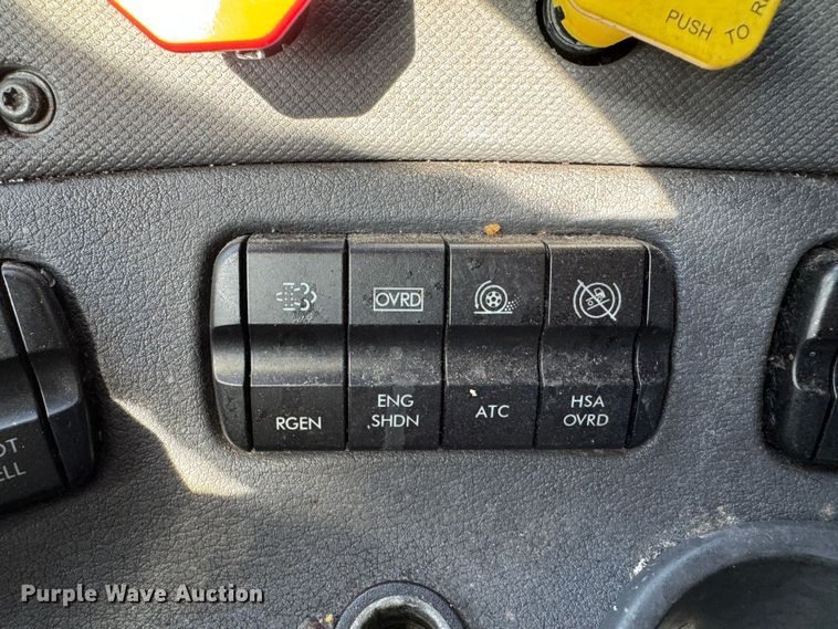 image for item GQ9223 2016 Freightliner Cascadia 125  semi truck