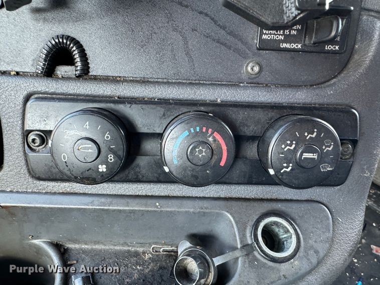 image for item GQ9223 2016 Freightliner Cascadia 125  semi truck