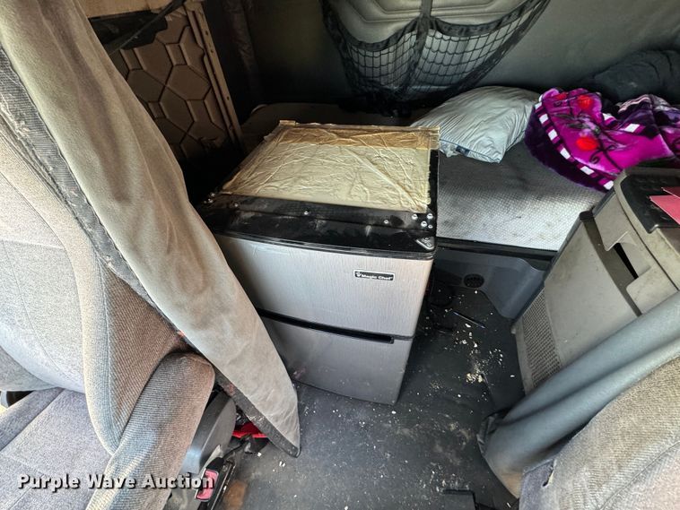 image for item GQ9223 2016 Freightliner Cascadia 125  semi truck