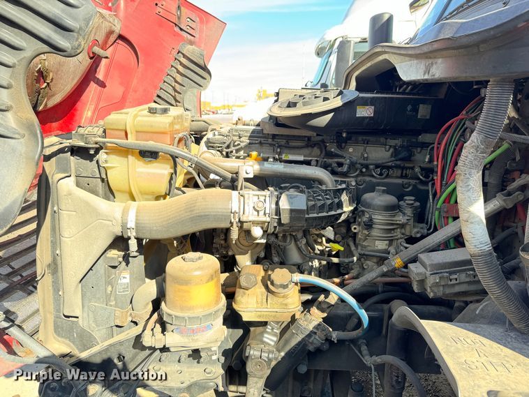 image for item GQ9223 2016 Freightliner Cascadia 125  semi truck