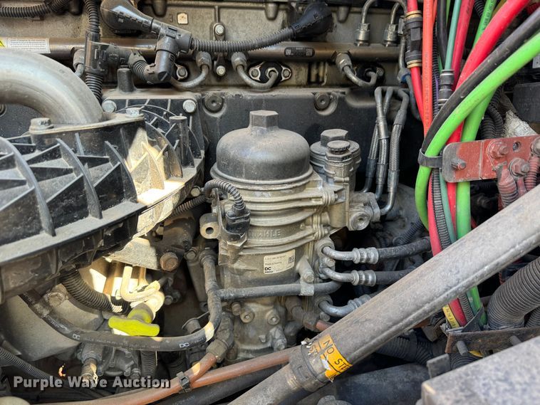 image for item GQ9223 2016 Freightliner Cascadia 125  semi truck