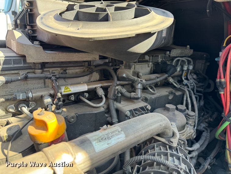 image for item GQ9223 2016 Freightliner Cascadia 125  semi truck