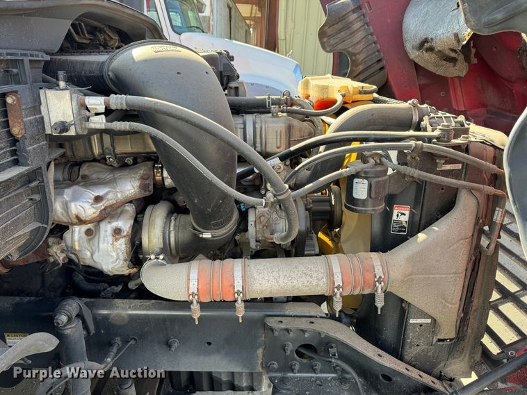 image for item GQ9223 2016 Freightliner Cascadia 125  semi truck