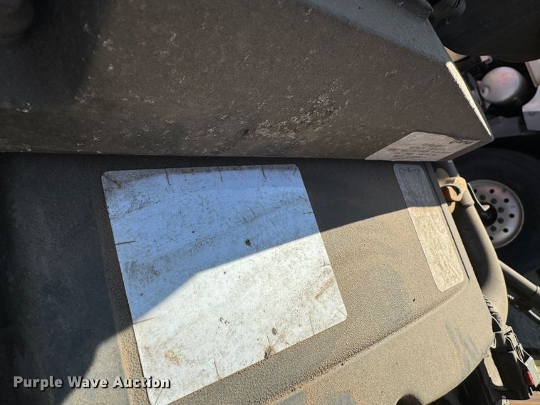 image for item GQ9223 2016 Freightliner Cascadia 125  semi truck