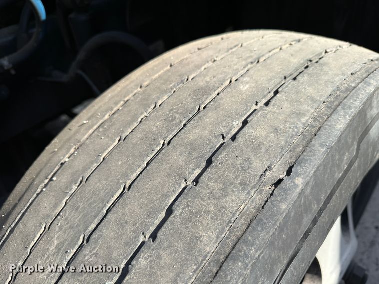 image for item GQ9223 2016 Freightliner Cascadia 125  semi truck