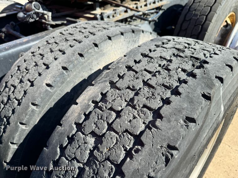 image for item GQ9223 2016 Freightliner Cascadia 125  semi truck