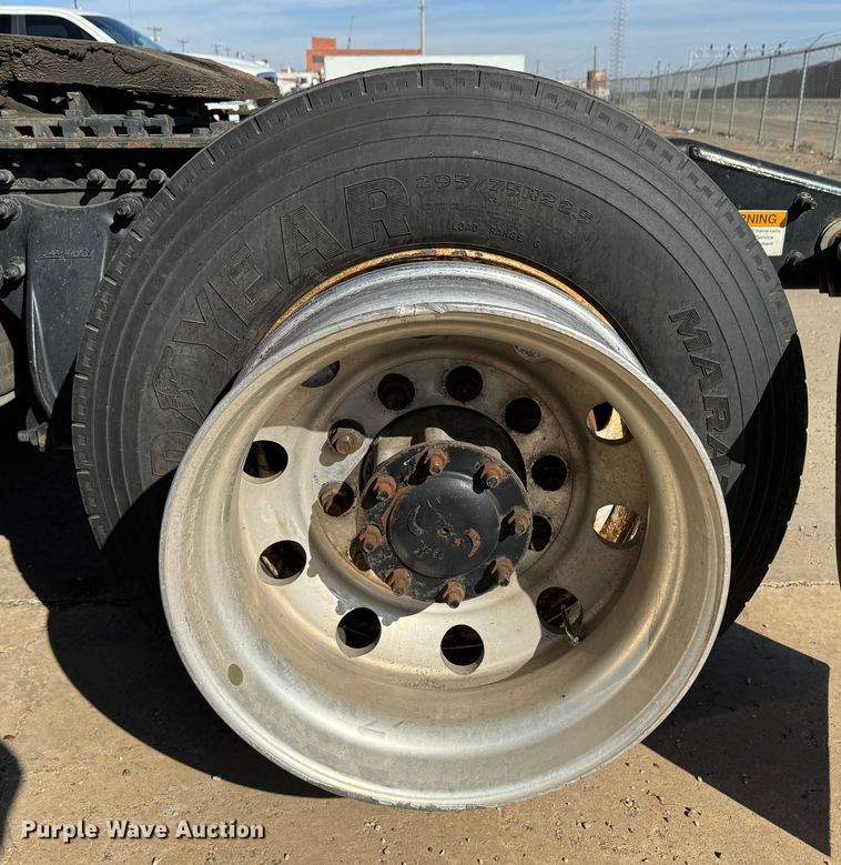 image for item GQ9223 2016 Freightliner Cascadia 125  semi truck