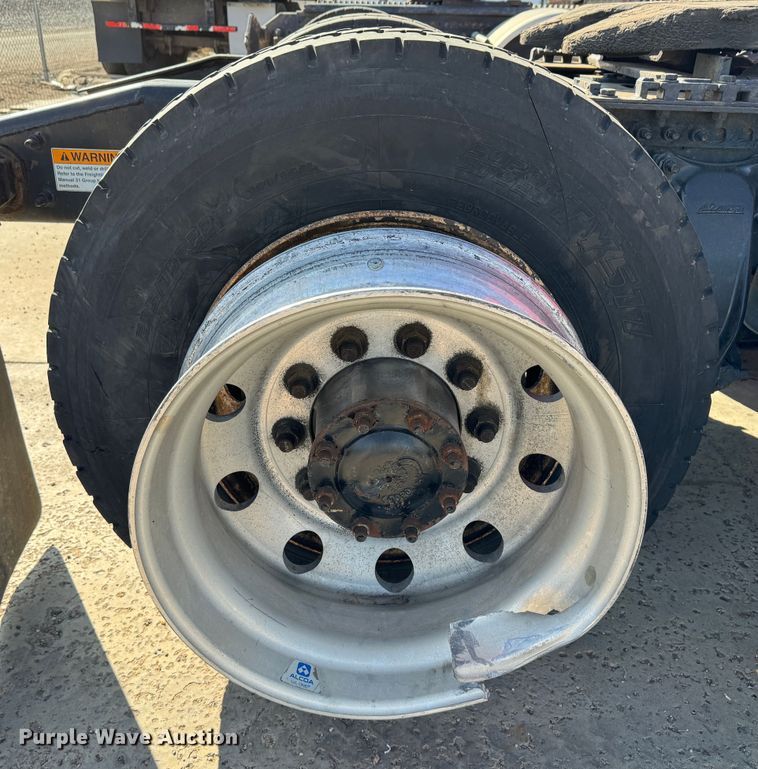 image for item GQ9223 2016 Freightliner Cascadia 125  semi truck