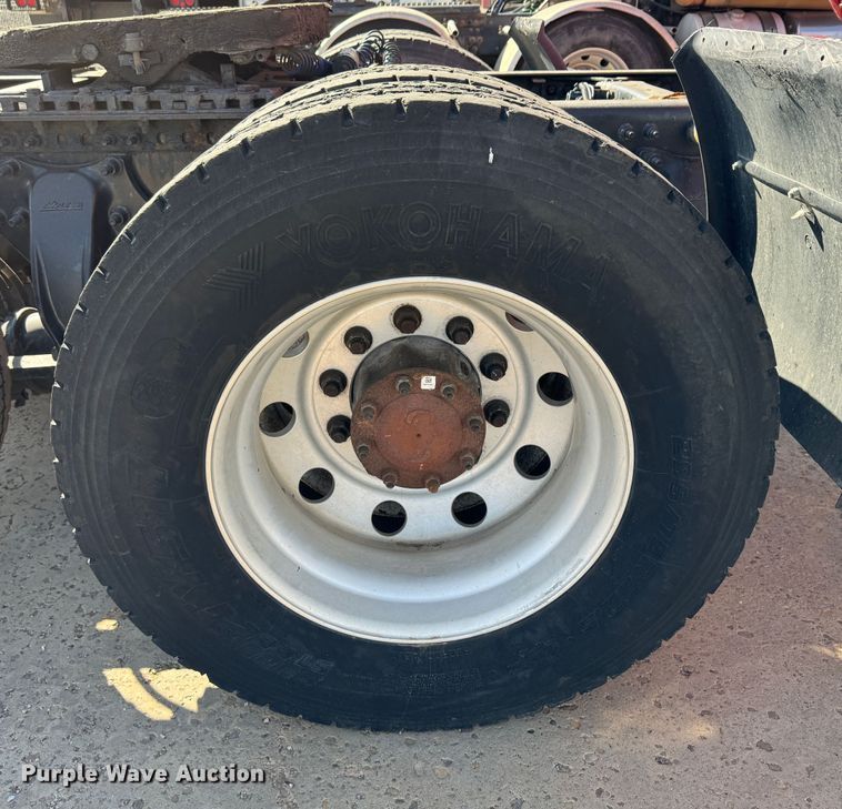 image for item GQ9223 2016 Freightliner Cascadia 125  semi truck